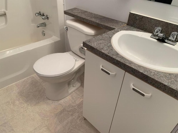 Auberge Motel Panorama image 10