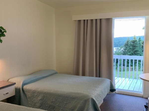 Auberge Motel Panorama image 18