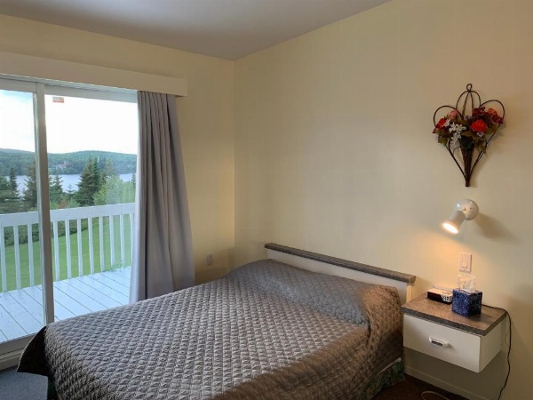 Auberge Motel Panorama image 20